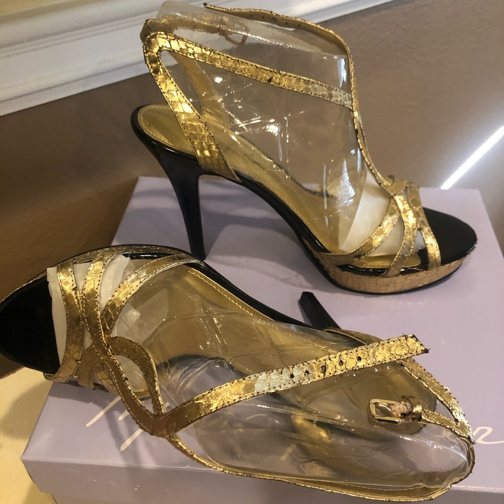 Gold Pumps w Black Heel & Platform